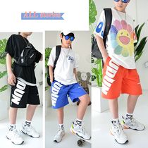 Big childrens shorts middle school students 2020 tide big mens clothing 15-year-old summer loose sports pants five-point pants