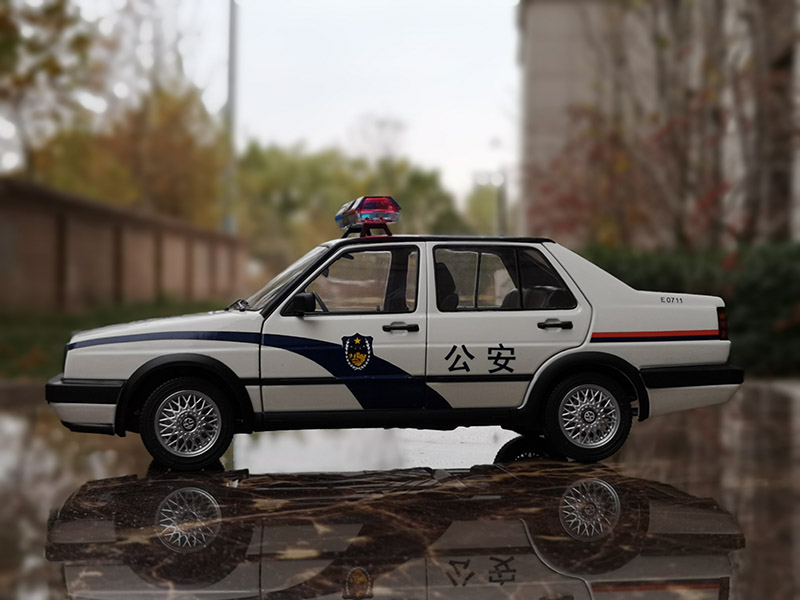 捷达警车原厂大众捷达jettagtmk2警车版118合金汽车模型
