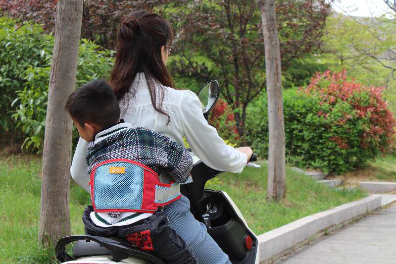 夏季新款电动摩托车儿童安全带小孩保护带宝宝腰带防摔骑行绑带