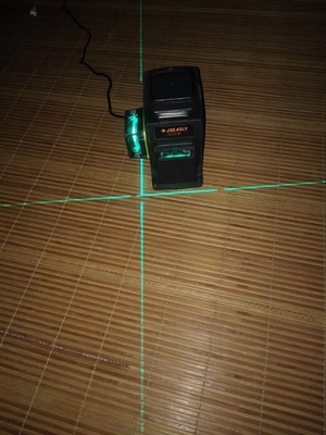 点评亦力上墙12线水平仪好不好,亦力水平仪精准度如何,误差大吗