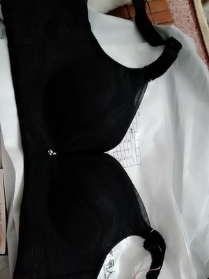 衣服超级喜欢,衣服质量很好,比实体店的便宜,又好看。 衣服超级喜欢,衣服质量很好,比实体店的便宜,又好看。