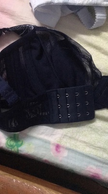 重要的事情说三遍差评、差评、差评。因为是他家的铁粉所以东西拿回来在公司手残就把包装扔了、几百块钱又打水漂了、凶大的根本没发穿、码子也与实物不符、没有形状还当不了我30多块钱的内衣、根本不值这个价格、不知道好评哪里来的、希望大家买了不要像我一样先试一下在做决定