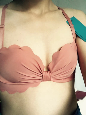 内衣很合适，颜色也很好看，款式很新颖，这次买75的刚刚好，很高兴能遇见这家店，以后买东西就选你们家了