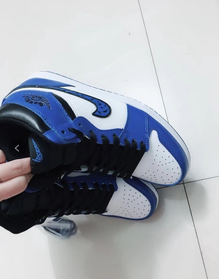 鞋子收到了，质量很好，穿上大小合适，码数标准，非常喜欢。