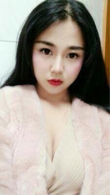 闺蜜介绍的，她用了效果很好，产品质量很放心，我也用了一段时间了，现在胸部感觉丰满，乳沟稍微比较明显了，在之前是完全看不到乳沟的，效果很满意，这疗程用完准备再买