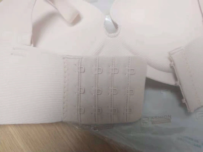 手感很好，质量也不错，穿上很舒服，没有钢圈也健康，聚拢效果还不错。