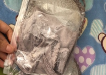 童鞋们！！省一半买滴哟！公 总~号搜：【相当好】再去买，超级棒！！！！排在最上面的那个才是哦！！今天早上收到货了，立刻试穿了一件挺舒服的，穿上去试了一下，还是很舒服的。没有束缚感。做工及穿着的舒适度无可挑剔，整个胸部都是舒展的，感觉特别好，很薄很透气，洗过也没有掉色，没有变形，而且有聚拢的效果，重要还是穿起来超级的舒服，料很亲肤，很柔软，一体成型！一点都没有压迫感，超级赞。特别舒服，很聚拢， 弹力比较大摸了材料也很舒服，穿上身很贴身舒适也不嘞特别滑，不紧绷，特别适合，这是我穿过最好穿的内衣了。