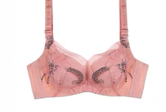 颜色跟想象中的有点差距啊，价格是真实惠，在实体店无数次驻足又无数次却步。买他们家的内衣时真是太折磨人了。挑的个数比较多嘛，刚挑好一款，上一款的已经没了，简直崩溃，双十一难道不应该满仓的吗？弄的我买了俩一样款式一样颜色的。