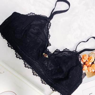 发货挺快的 包装的好 收到的内衣很满意 是我想要的薄款 穿着舒服 看图 美美哒~ 发货挺快的 包装的好 收到的内衣很满意 是我想要的薄款 穿着舒服 看图 美美哒~