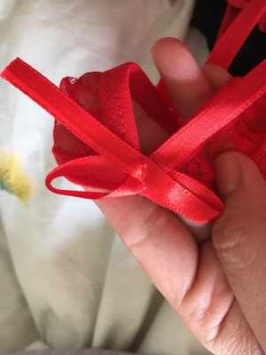 特别满意哦 包装很隐秘 物流特别快 服务态度很好，主要是衣服便宜 很不错 质量好 还会再来的.