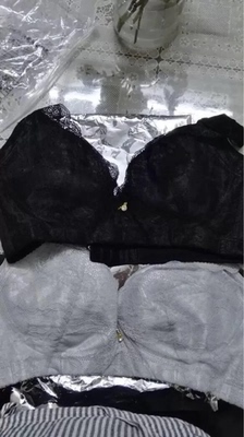 内衣质量很好，做工精细，面料柔软，穿上身也很舒服