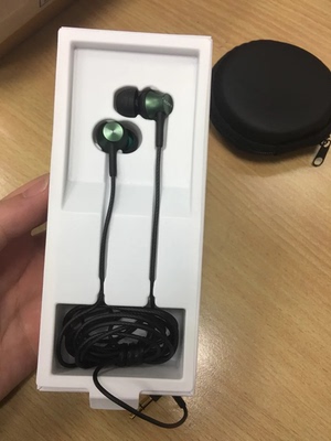 朋友推荐买的索尼，刚用着还行。我也不追求什么音质，能用久点就行。