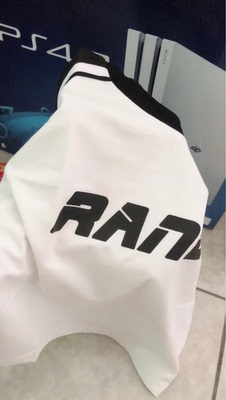 衣服出乎意料的好，上身也很美哦！洋气，时尚，有质感。