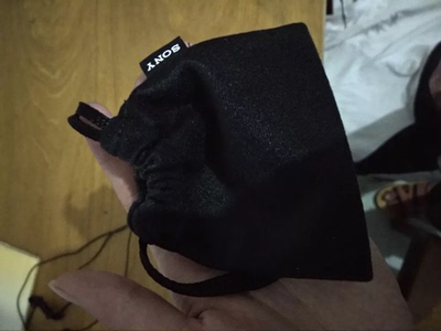 朋友推荐买的索尼，刚用着还行。我也不追求什么音质，能用久点就行。