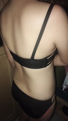 不错不错，穿了几天。超级聚拢，飞机场也能膨胀起来了😊😊😊