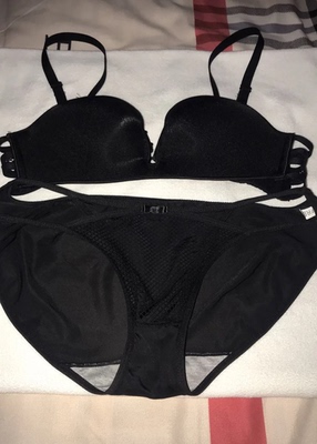 女朋友很喜欢，也满意，聚拢效果超好，性感