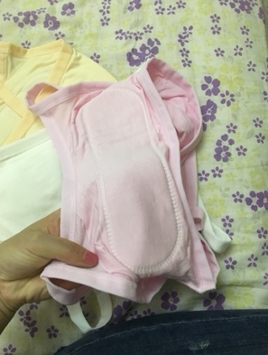 买给小孩！是纯棉的！薄薄的！柔软的！手感不错！夏天穿透气！！