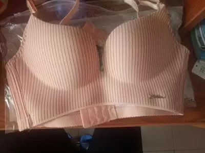 就喜欢这种简单的    没有钢圈    穿着真心很舒服     下次还会光顾