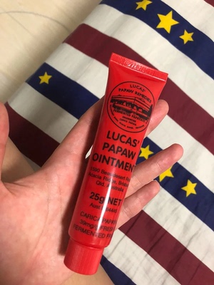 据说是万能的木瓜膏，买来试试，关注这家店很久了，值得信赖就入手了，期待它的效果