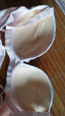 快递2～3天就到了  尺码刚刚好，挺不错的，不怎么厚，是薄款，穿了不会热。