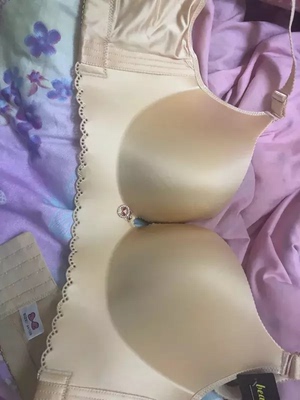 內衣舒服好穿，很满意的一次购物，同时也非常感谢客服耐心的解答，喜欢的朋友可以放心购卖