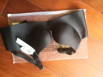 宝贝与图片相符，穿起来很聚拢效果好是我喜欢的款式，面料也舒适，特价拍的挺划算