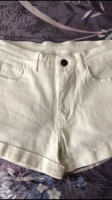 裤子质量非常好，棉的含量很高，穿上很合身，性价比很高