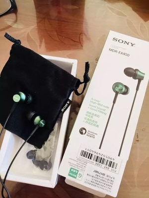 朋友推荐买的索尼，刚用着还行。我也不追求什么音质，能用久点就行。