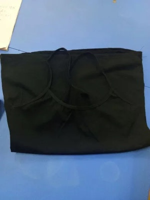 衣服很不错，试穿了一下很喜欢的，两件的款式都不错，物流也是很给力，挺快的，笔芯