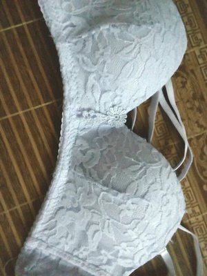 第二次购买了，内衣还是这么好穿，而且没有钢圈的束缚，又有聚拢的效果。大爱啊！下次还会再来的(๑&bull; . &bull;๑)