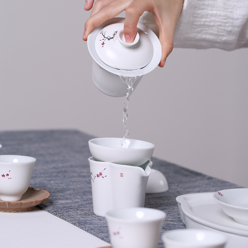 The Find mei creative ceramic kung fu tea set through the snow suit household up with white lid bowl set of tea cups gift boxes