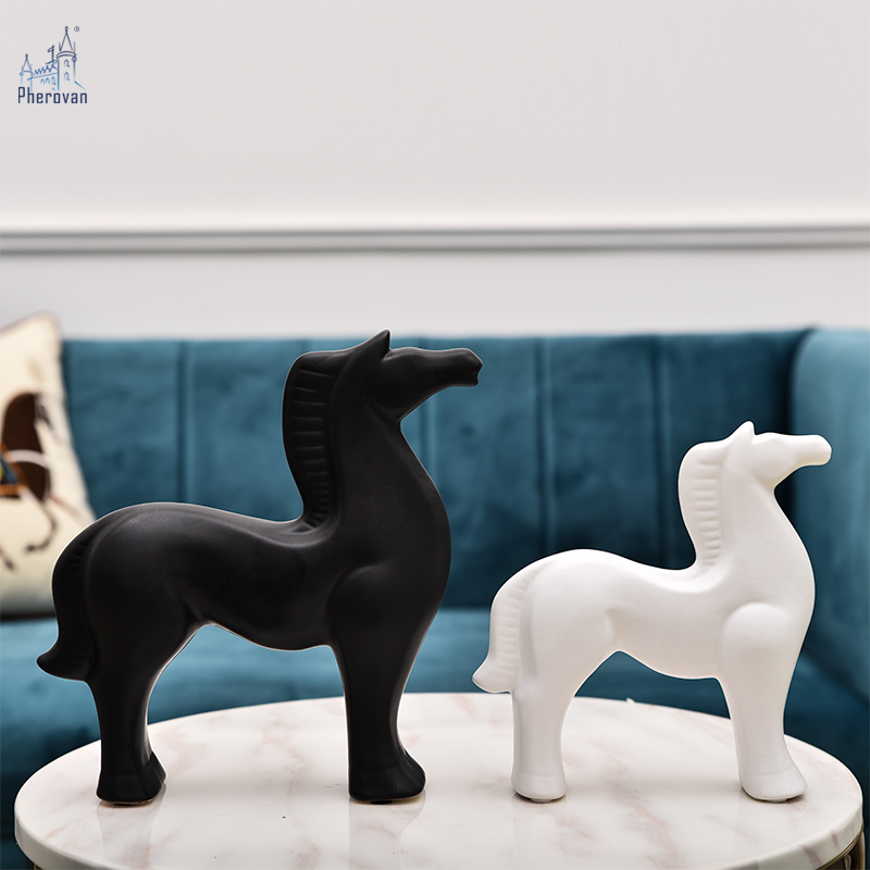 Modern fashion and contracted ceramic horse furnishing articles sitting room decoration home decoration creative arts and crafts of TV ark, wine