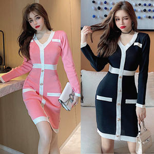 New long sleeve sexy girl color matching knitted mid long dress with slim body and buttocks