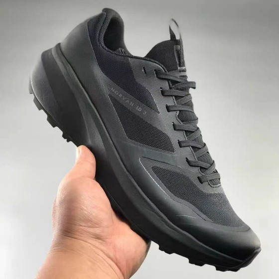 Outdoor men's shoes with label waterproof mountaineering hiking shoes sports casual shoes breathable non-slip soft sole cross-country running shoes
Outdoor men's shoes with label waterproof mountaineering hiking shoes sports casual shoes breathable non-slip soft sole cross-country running shoes