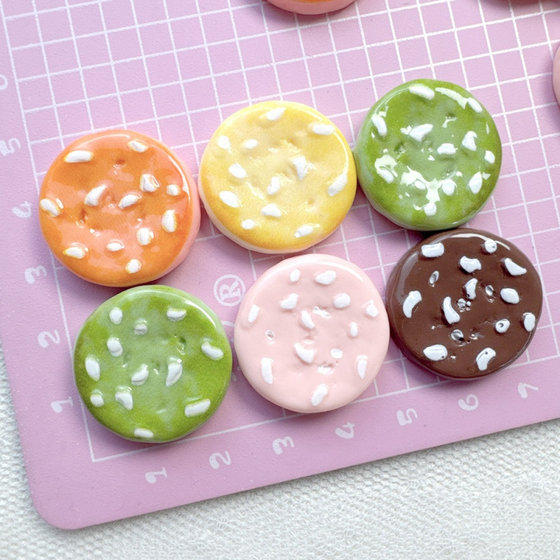 시뮬레이션 된 작은 눈 케이크 수지 액세서리 크림 접착제 DIY 헤어 액세서리 헤드 로프 워터 컵 신발 버클 펜던트 시뮬레이션 된 작은 눈 케이크 수지 액세서리 크림 접착제 DIY 헤어 액세서리 헤드 로프 워터 컵 신발 버클 펜던트