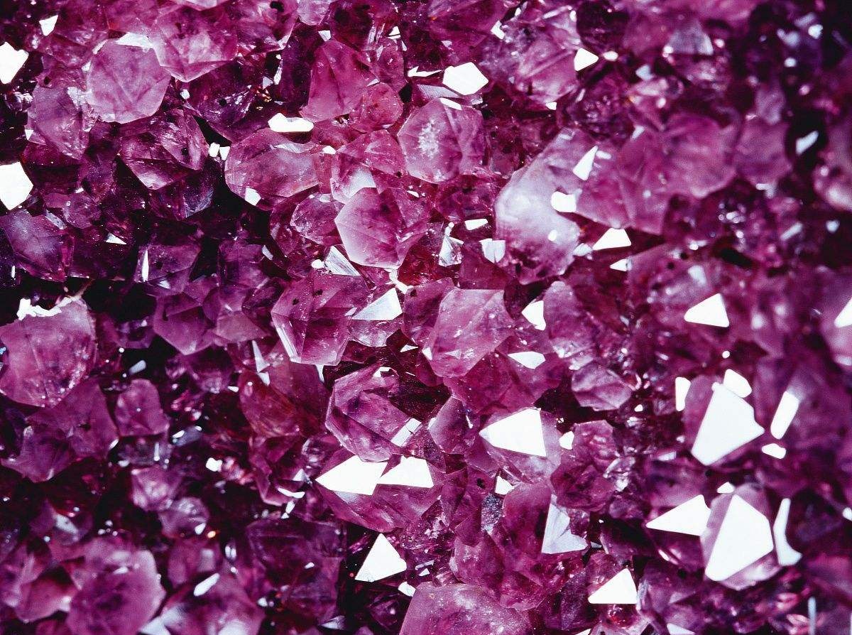 对于很多女生来说,紫水晶一点都不陌生,如果抛开它的魅力来说,紫水晶