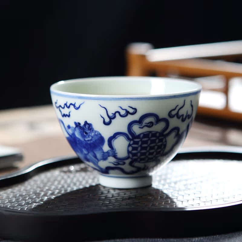 Red the jingdezhen ceramic hand - made porcelain of kung fu tea cup men 's and women' s master cup sample tea cup small household single CPU
