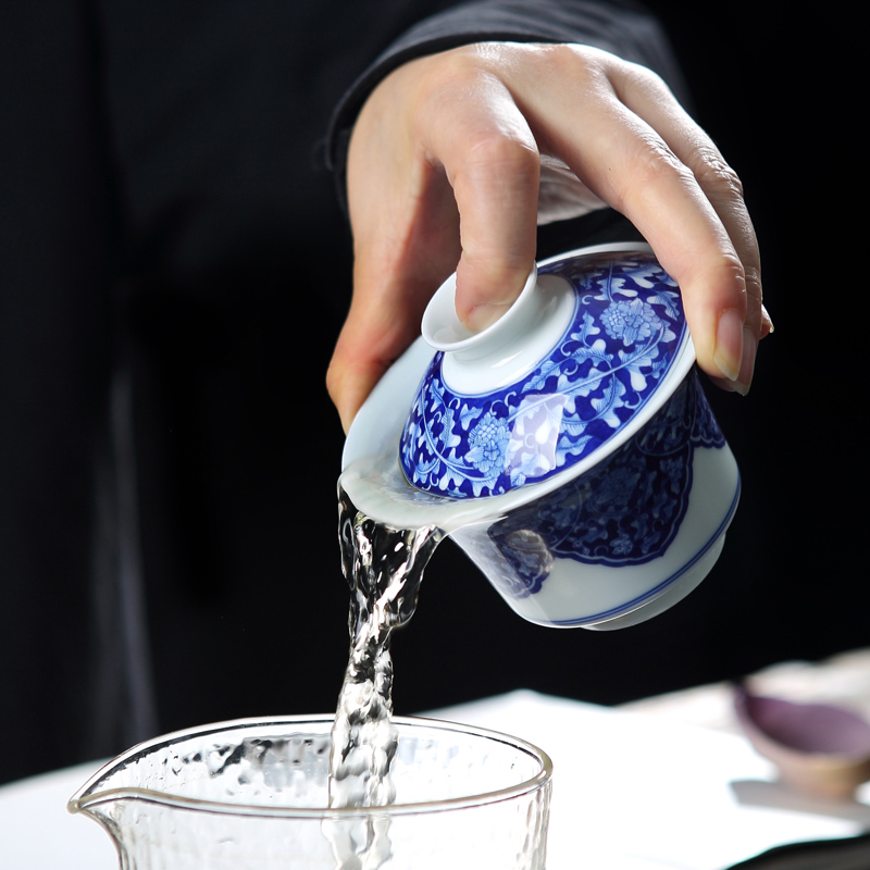 Jingdezhen porcelain ceramic hand - made bound lotus flower grain tureen tea cups a single tea set large against the hot tea three bowls