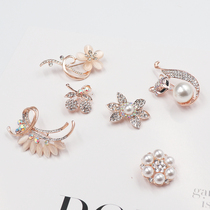 Brooch corsage sweater pin Korean cardigan anti-slip buckle atmospheric suit womens accessories jacket coat fashion winter