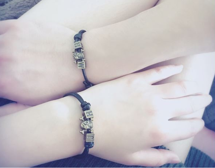 久久闺蜜情,牵手不分离