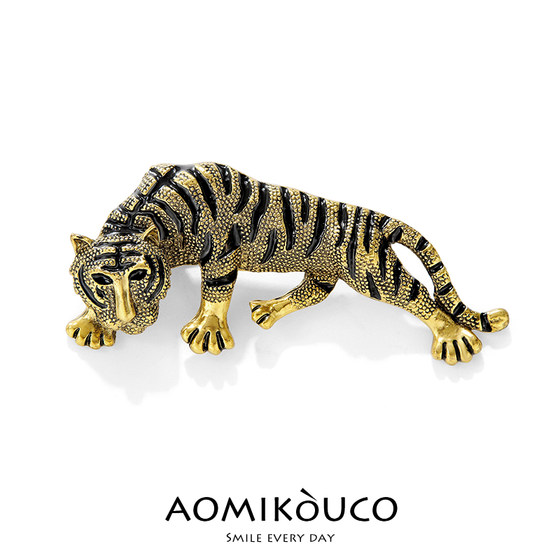 Retro three-dimensional tiger and tiger power tiger brooch design niche temperament men's pin suit neckline accessories
Retro three-dimensional tiger and tiger power tiger brooch design niche temperament men's pin suit neckline accessories