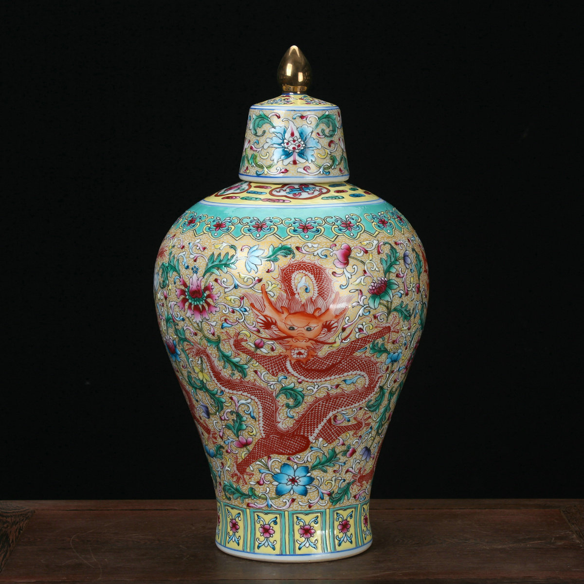 Jingdezhen porcelain vases, antique hand - made enamel pastel color tenglong general tank name plum bottle vase furnishing articles