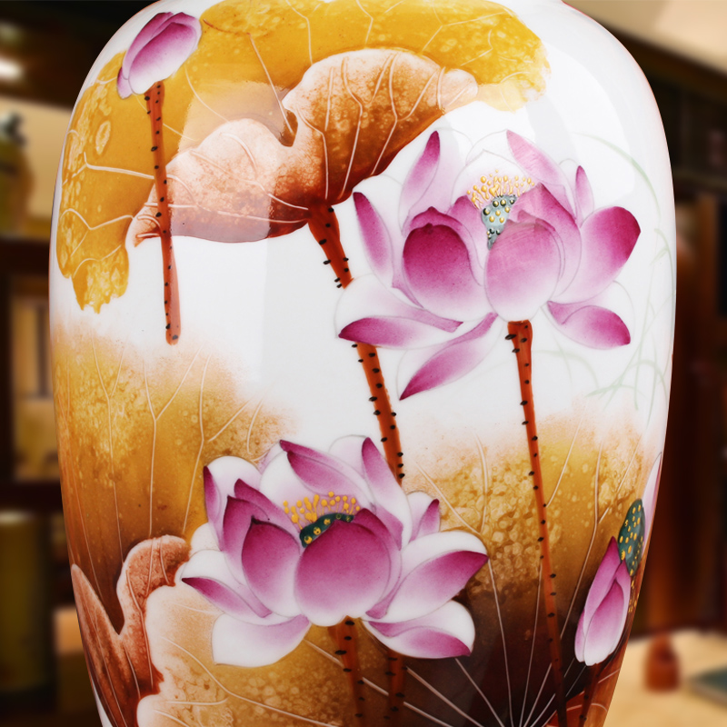 Famous works of hu, jingdezhen ceramics vase upscale gift porcelain hand - made famille rose the best of Hollywood east melon bottle