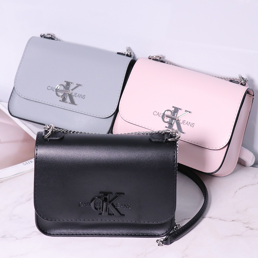 ck交织logo极简不失轻奢的单肩包