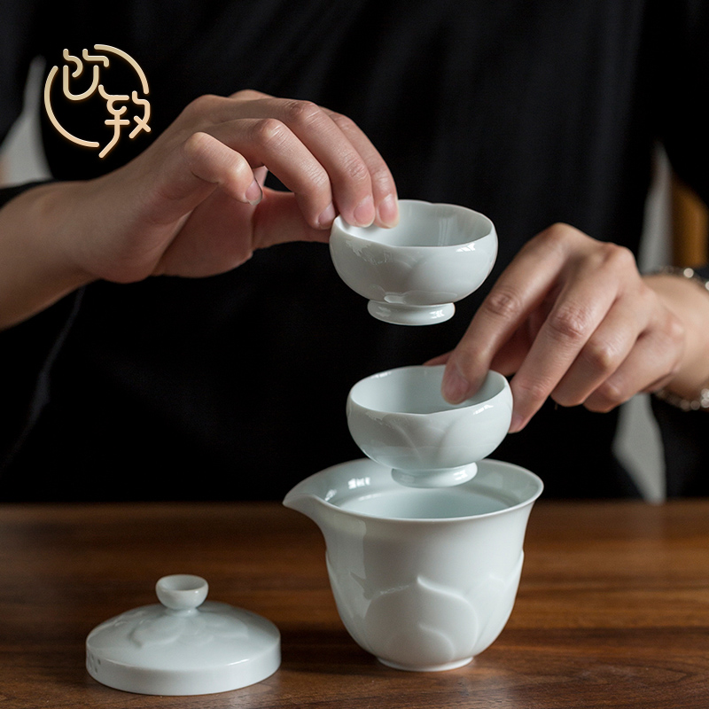 Ultimately responds to travel tea set kung fu tea set of small ceramic crack with a pot of three portable package