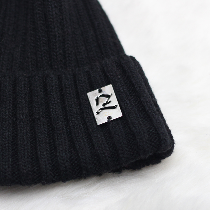 ZIYI Face lift 8系纯黑色羊毛针织帽 帽子女冬季貉子球球帽产品展示图3