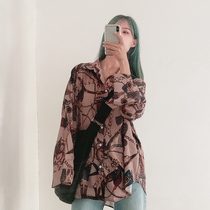  Shirt female design sense niche 2021 autumn new loose retro Hong Kong style student chiffon long-sleeved flower shirt tide