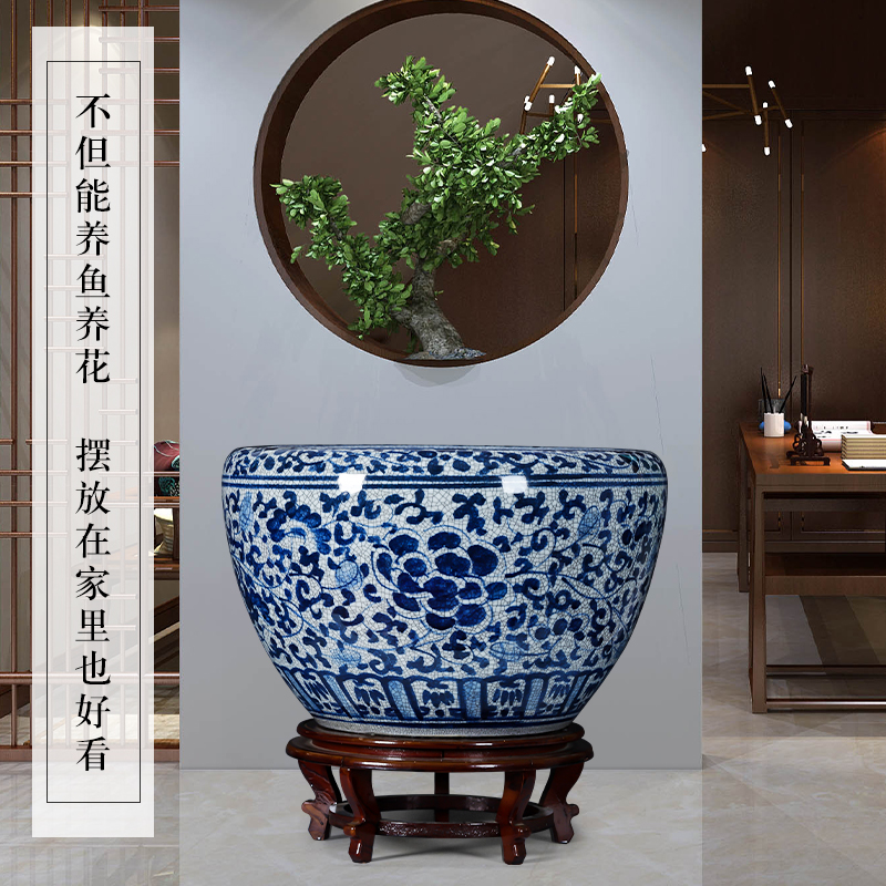 Hand - made antique blue and white porcelain of jingdezhen ceramics aquarium water lily hydroponic cylinder courtyard sitting room adornment is placed