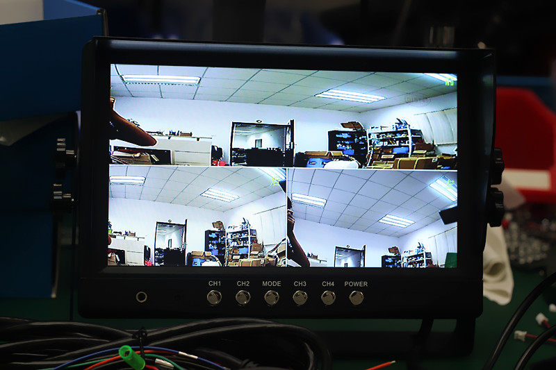 9寸4路高清监控影像收割机监控系统车载四分显示器大货车12v-24v