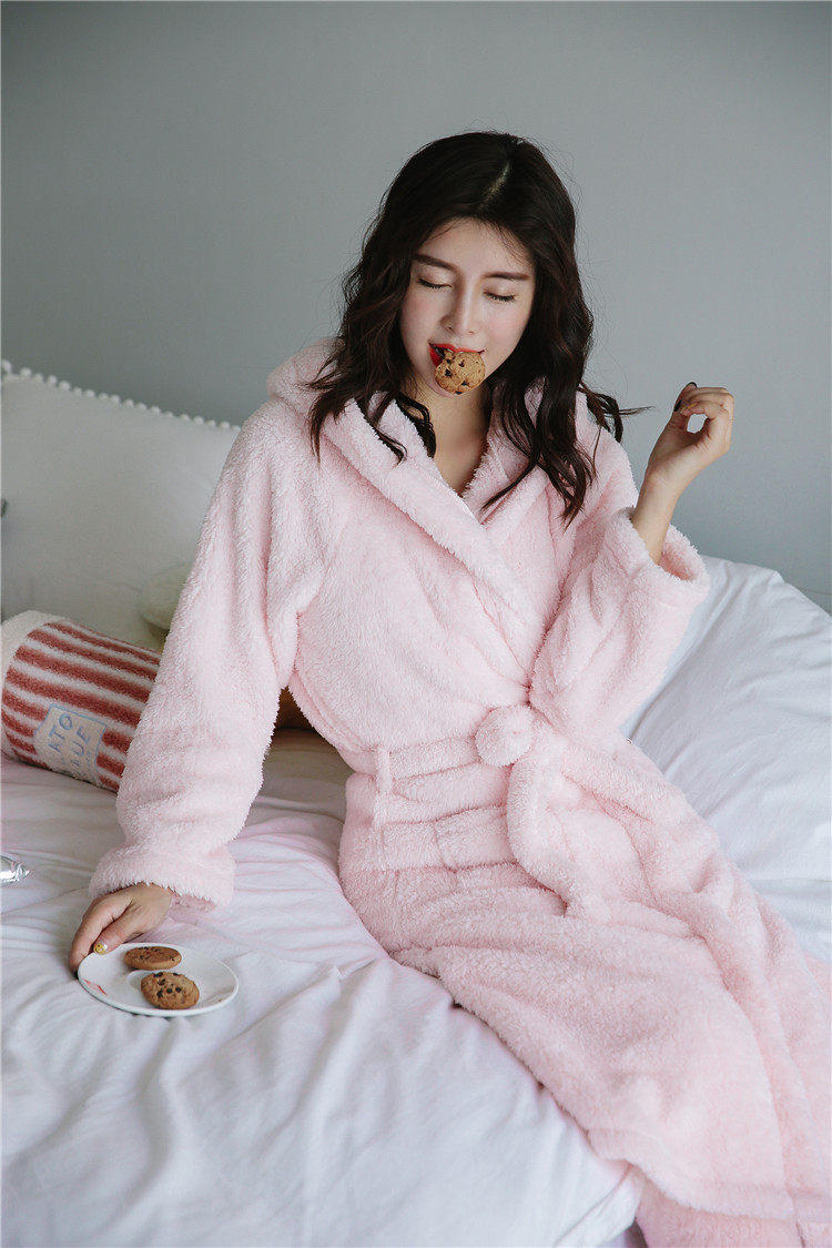 睡袍女秋冬季睡衣女加厚法兰绒家居服浴衣女长袖可爱浴袍女连帽兔